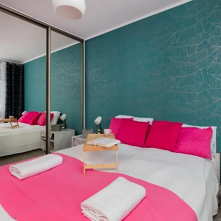 Zaruskiego 3-bedroom By Renters Διαμέρισμα